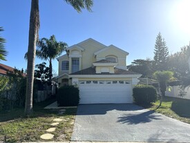 4939 Dunmore Ln in Kissimmee, FL - Building Photo