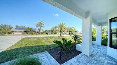 5468 Wilkinson Rd in Sarasota, FL - Building Photo - Building Photo