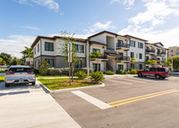 Orchid Estates in Naranja, FL - Foto de edificio - Building Photo