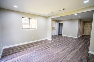 7130 Heath St in Houston, TX - Building Photo - Building Photo