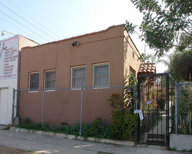 1036 N Heliotrope Dr in Los Angeles, CA - Building Photo - Building Photo