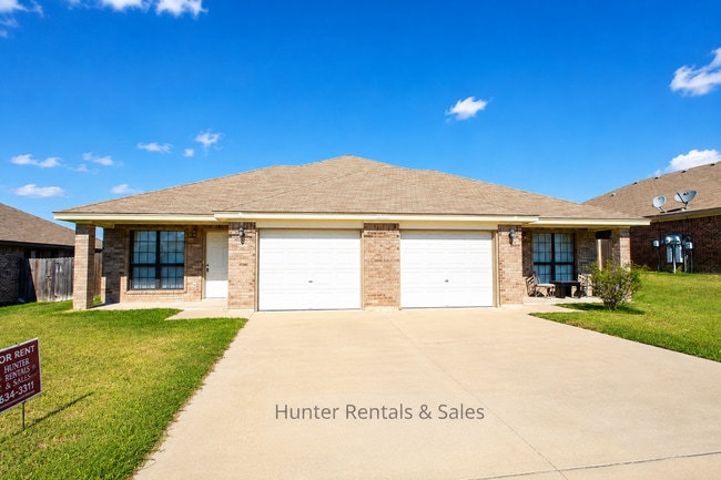 property at 3509 Dustin Ct
