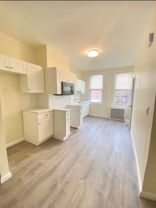 677 Woodward Ave Apartments and Nearby Ridgewood Apartments For Rent