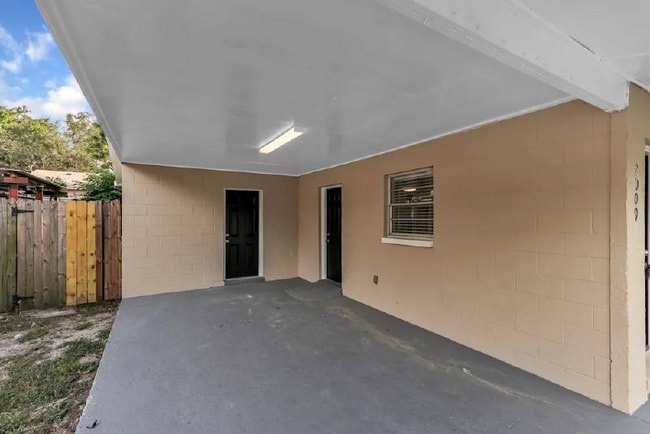 910 E Humphrey St in Tampa, FL - Building Photo - Building Photo