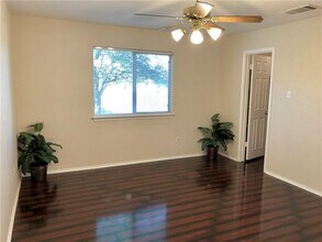 121 Ansleys Way in Kyle, TX - Building Photo - Building Photo