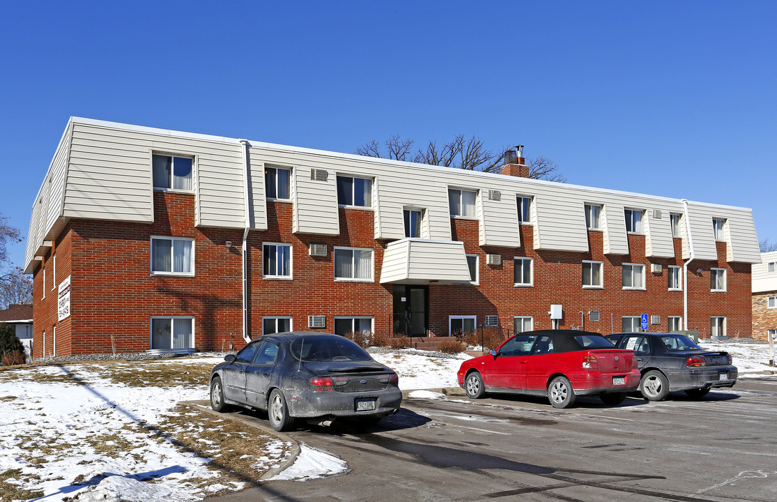 Newport Ponds Apartments in Newport, MN - Foto de edificio