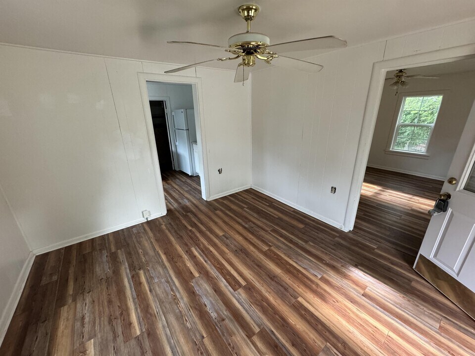 872 Youngs Ln in Nashville, TN - Building Photo