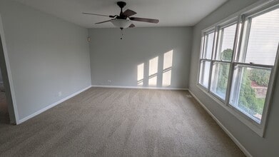 538 Cottonwood Cir in Bolingbrook, IL - Building Photo - Building Photo