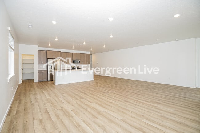 301 Ravello St in Caldwell, ID - Building Photo - Building Photo