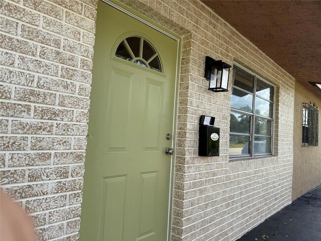 602 NE 38th St in Oakland Park, FL - Building Photo - Building Photo
