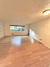 1427 NE Hancock St, Unit 4 in Portland, OR - Foto de edificio - Building Photo