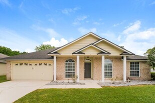 4921 Greenland Hideaway Dr S in Jacksonville, FL - Building Photo