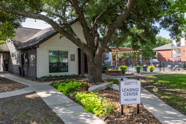 Clarewood Apartments