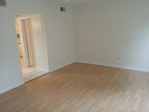 5713 Bramblegate Rd in Greensboro, NC - Foto de edificio - Building Photo