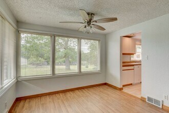 1745 SE 6th Ave in Oak Harbor, WA - Building Photo - Building Photo