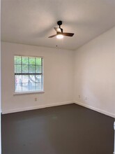 21107 Highland Lake Dr in Lago Vista, TX - Building Photo - Building Photo