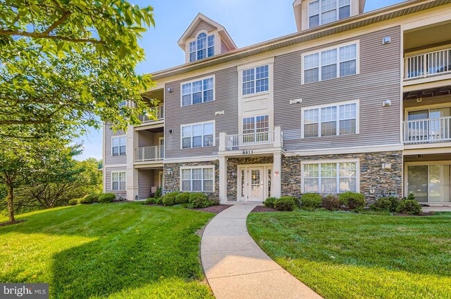 property at 8813 Stoneridge Cir