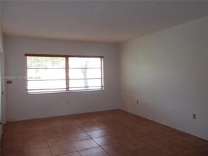 2815 NE 201st Terrace in Aventura, FL - Building Photo - Building Photo