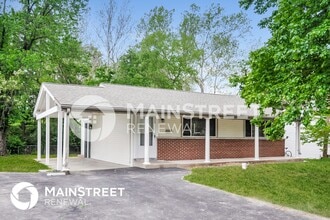 11114 Mars Ln in Maryland Heights, MO - Building Photo - Building Photo