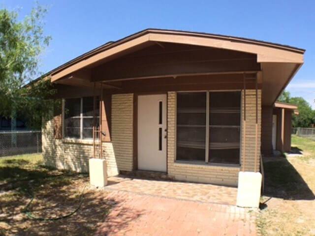 823 S 17th Ave in Edinburg, TX - Building Photo