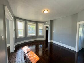 557 Hague St in Detroit, MI - Foto de edificio - Building Photo