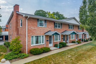 Glenwood Townhomes in Canton, OH - Building Photo - Building Photo