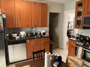 273 Cardinal Medeiros Ave, Unit 1 in Cambridge, MA - Building Photo - Building Photo