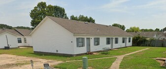 685 Jill Ln in Bono, AR - Building Photo