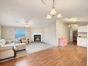 7568 SE Swan Ave in Hobe Sound, FL - Building Photo - Building Photo