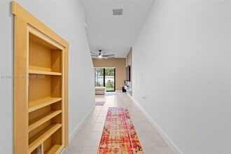 4917 Oakmont Dr in Davie, FL - Building Photo - Building Photo