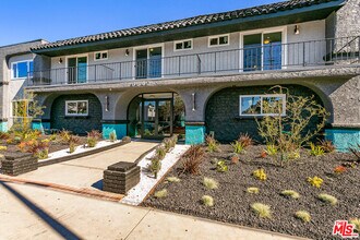 6640 Woodley Ave in Los Angeles, CA - Foto de edificio - Building Photo