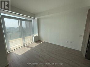 2495 Eglinton Ave W in Mississauga, ON - Building Photo - Building Photo