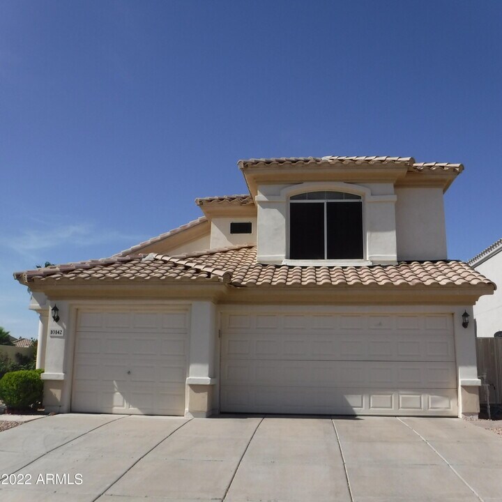 10142 E Meadow Hill Dr in Scottsdale, AZ - Building Photo