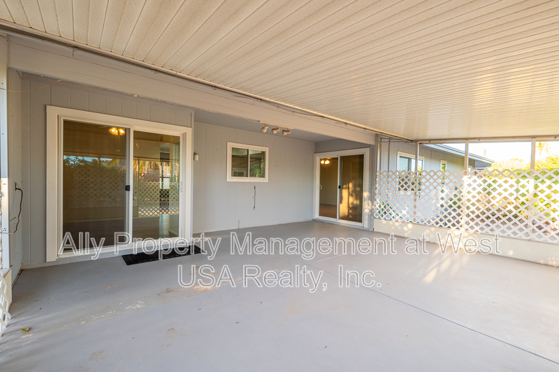 13207 W Titan Dr in Sun City West, AZ - Foto de edificio