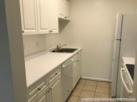 126 Edgemere Rd in Boston, MA - Building Photo