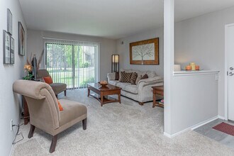 Essex At Hampton in Rochester Hills, MI - Foto de edificio - Interior Photo