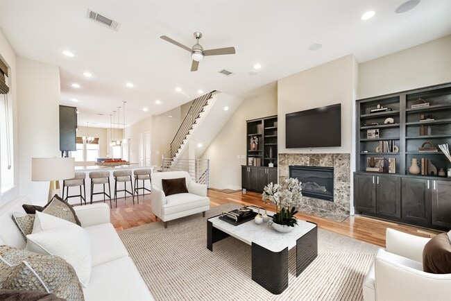 property at 5425 Hidalgo St