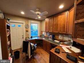 17717 New Hampshire Ave in Ashton, MD - Building Photo - Building Photo