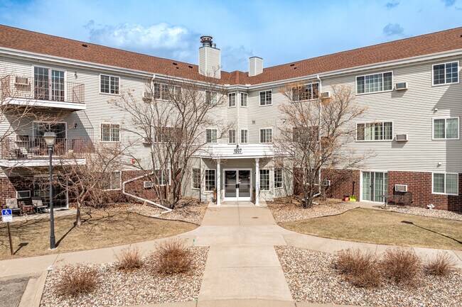 55 + Norgard Court Apartments in Maplewood, MN - Building Photo - Building Photo