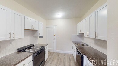 208 Kelton St, Unit 4-7 in Boston, MA - Foto de edificio - Building Photo