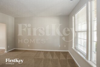 7223 Fields Way in Indianapolis, IN - Foto de edificio - Building Photo