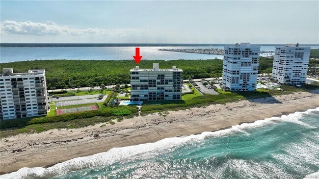 10000 S Ocean Dr in Jensen Beach, FL - Building Photo - Building Photo