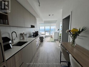 55-4855 Mercer St in Toronto, ON - Building Photo - Building Photo