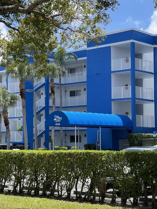 4734 Lucerne Lakes Blvd E in Greenacres, FL - Building Photo - Building Photo