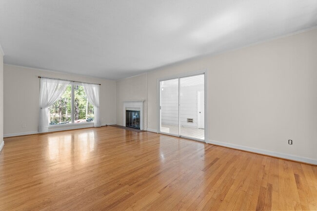 1055 Inverness Rd in Southern Pines, NC - Building Photo - Building Photo