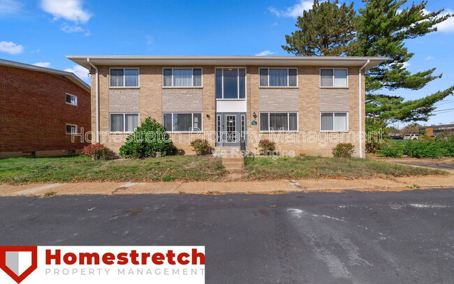 1 Bruce Dr in Florissant, MO - Building Photo - Building Photo