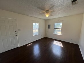 106 E Washington Ave in Copperas Cove, TX - Building Photo - Building Photo
