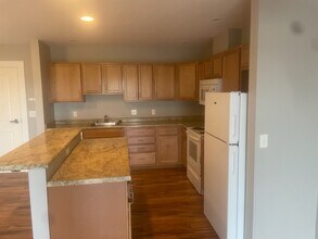 77 Gary L Maietta Pky, Unit 212 in South Portland, ME - Building Photo - Building Photo