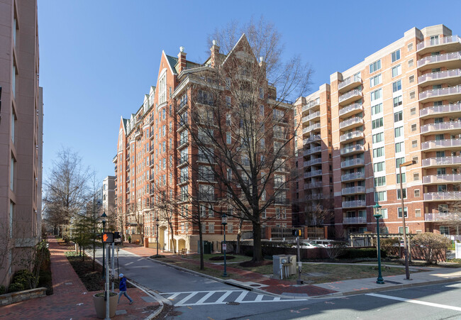 The Edgemoor in Bethesda, MD - Foto de edificio - Building Photo