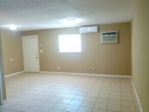 2701 Nemec St in Corpus Christi, TX - Building Photo - Building Photo